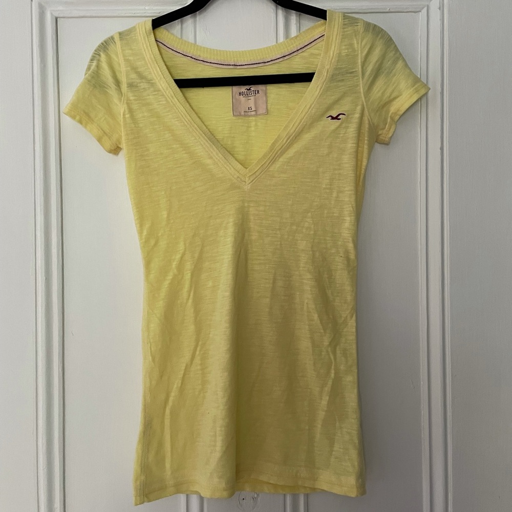 XS Hollister deep v t shirt